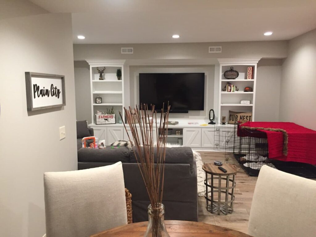 inteerior Daniels painting