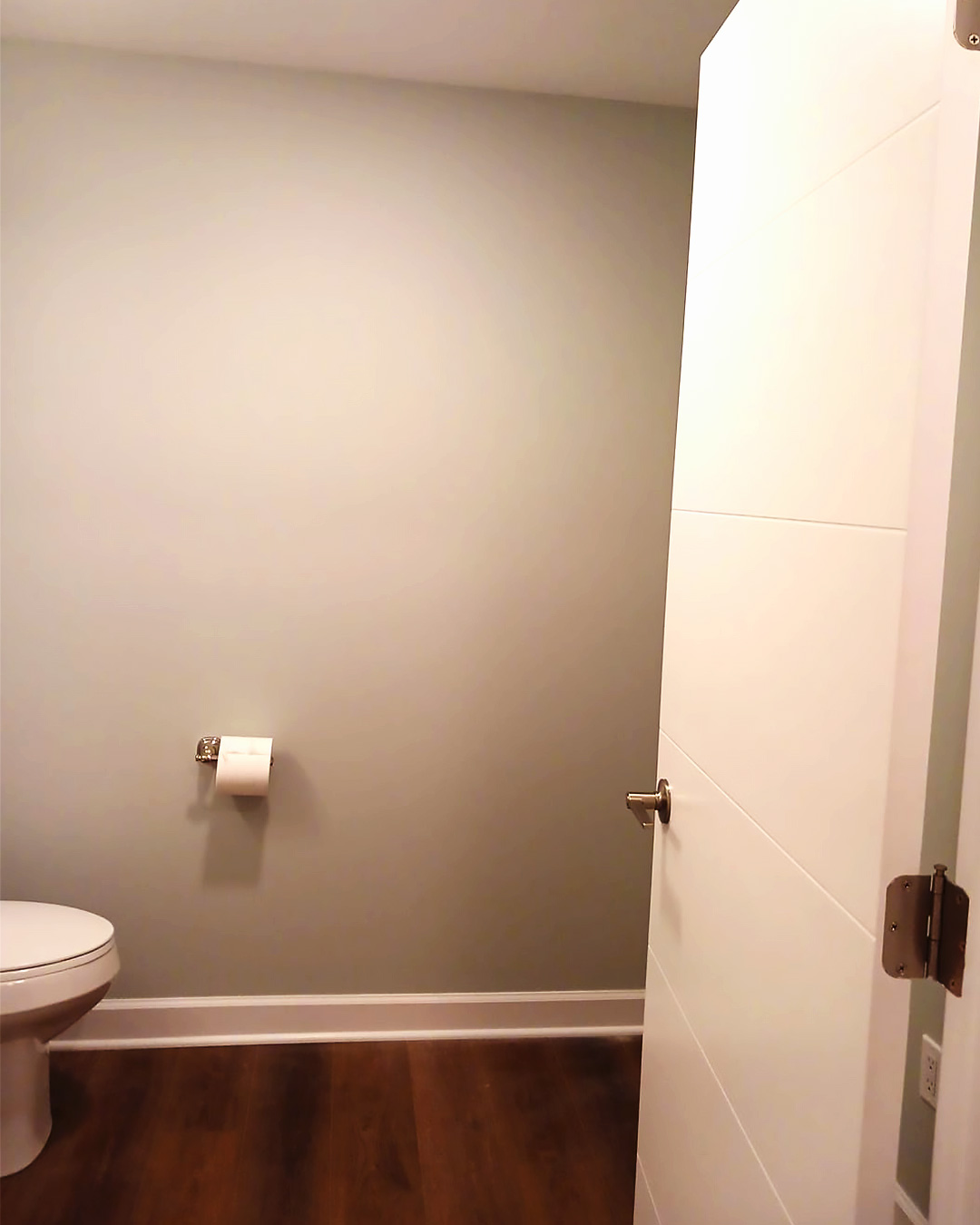 interior-daniels-painting-bathroom
